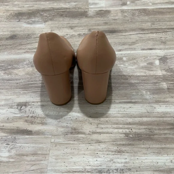 Vince Camuto Nude Women's Heels - Picture 3 of 4